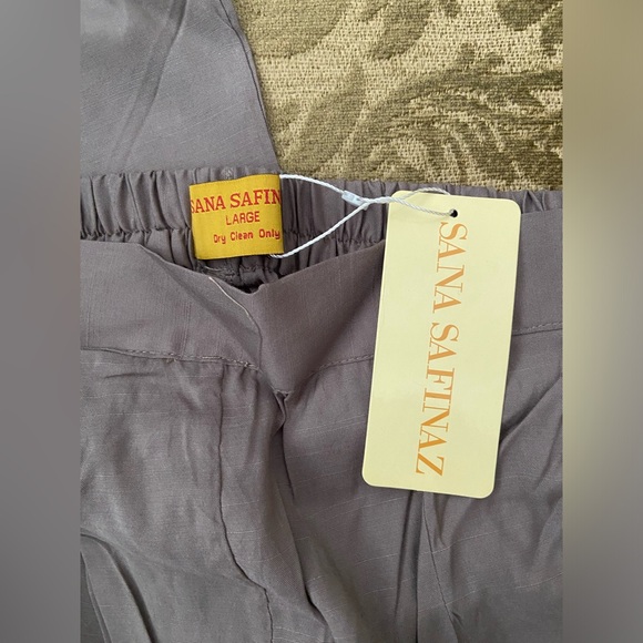 Sana Safinaz Embroidered Suit - Picture 7 of 8